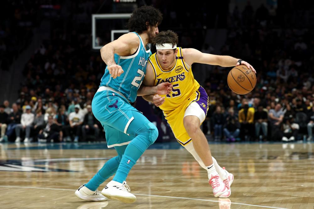 愈发胶着的 愈发胶着的